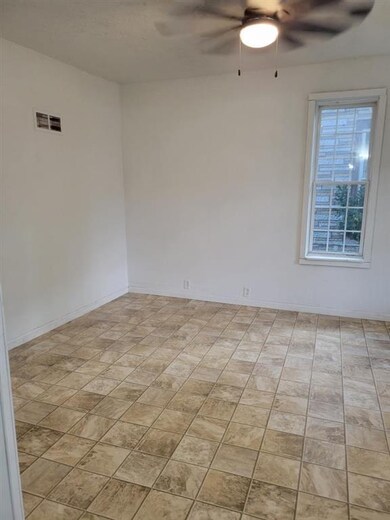 810 Tipton St, Elkhart, IN 46516 - photo 4