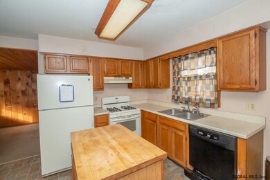 117 Wineberry Ln, Ballston Spa, NY 12020 - photo 4