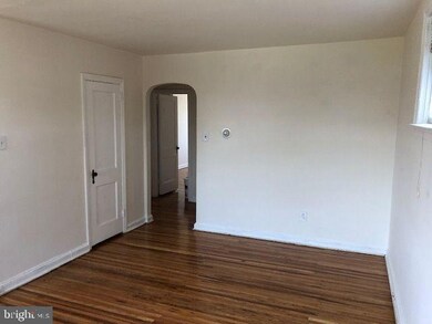 822 2ND FLOOR Derwyn Rd, Drexel Hill, PA 19026 - photo 5