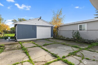 1411 47th Ave E, Fife, WA 98424 - photo 4