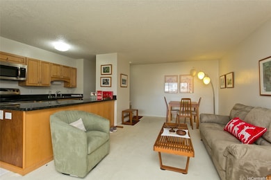 Discovery Bay Center unit 1217, Honolulu, HI 96815 - photo 2