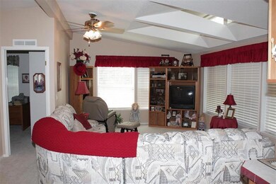 900 Manzanita Dr, Rogue River, OR 97537 - photo 4