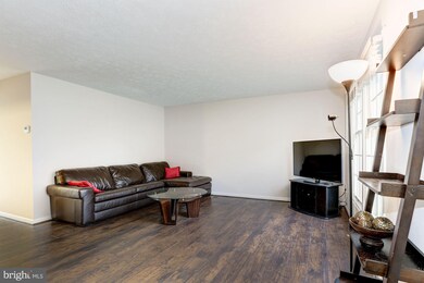 12525 Coral Grove Place, Germantown, MD 20874 - photo 3