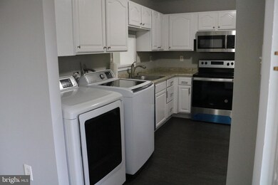 11375 Laurelwalk Dr, Laurel, MD 20708 - photo 5