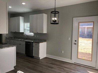 Dining area to kitchen