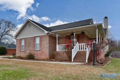 216 Vintage Point Cir, Huntsville, AL 35811 - photo 2