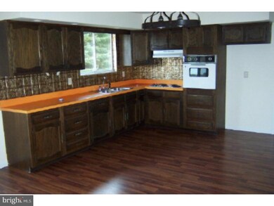 114 S Hilltop Rd, New Ringgold, PA 17960 - photo 2