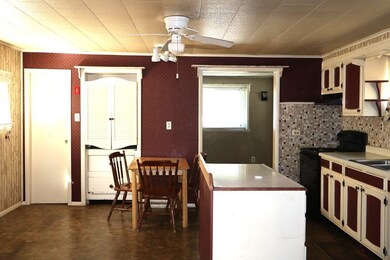 25 W Myrtle St, Orange, MA 01364 - photo 6