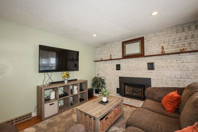 183 Roysan St, Manchester, NH 03103 - photo 4