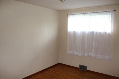 NICE SIZED SECOND BEDROOM WITH LARGE CLOSET.