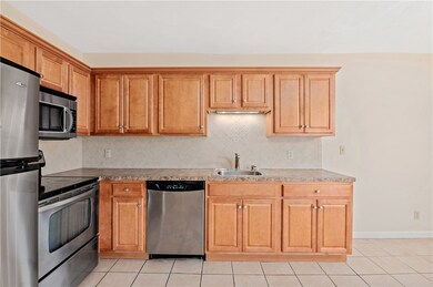 400 New River Rd unit 212, Manville, RI 02838 - photo 4