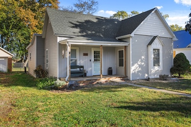 205 E Kyle St, Ogden, IL 61859 - photo 2