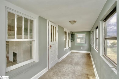 303 Highland Ave, Spartanburg, SC 29306 - photo 5
