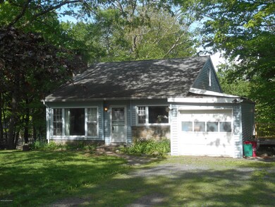 269 Oak Ln, Cresco, PA 18326 - photo 3