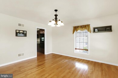 9519 Tomstown Rd, Waynesboro, PA 17268 - photo 7