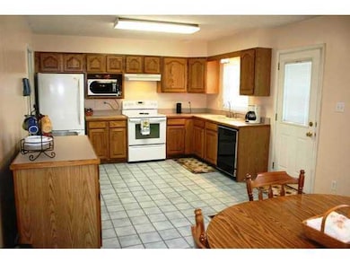 816 Hickory Dr, Marysville, OH 43040 - photo 5