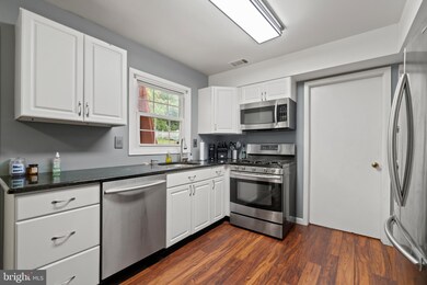 12905 Victoria Heights Dr, Bowie, MD 20715 - photo 6