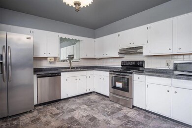 2908N.GreshamRd--9