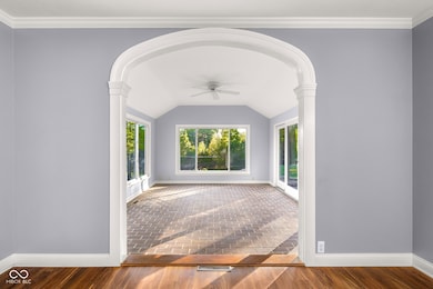 4872 S Poplar Dr, Columbus, IN 47201 - photo 3