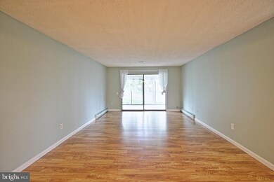 93 Dogwood Plaza unit B, Monroe Township, NJ 08831 - photo 3