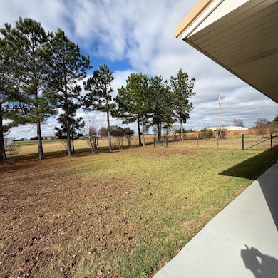 402 NW Lincoln Rd, Idabel, OK 74745 - photo 6