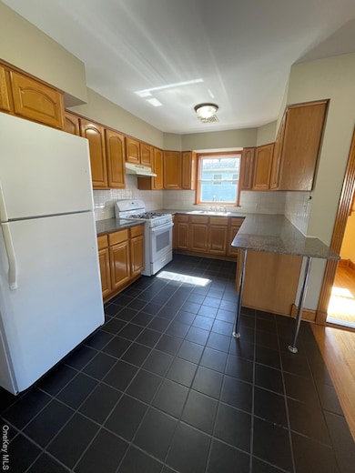 57 Ashland St unit 2, New Rochelle, NY 10801 - photo 4