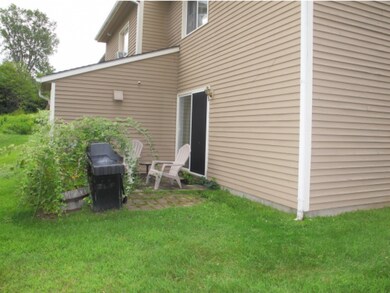 J5 Stonehedge Dr unit 5, South Burlington, VT 05403 - photo 4