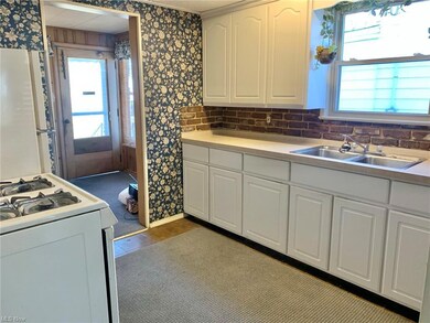 19525 Libby Rd, Maple Heights, OH 44137 - photo 2