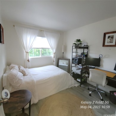 Fully furnished bedrooms each ewuip with own cable
