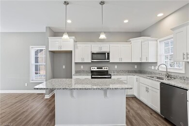 519 Kelly Cir, Asheboro, NC 27203 - photo 3