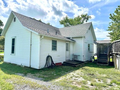 414 E Monroe Ave, Farina, IL 62838 - photo 4