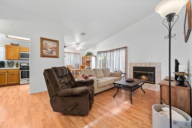 3464 Citrine Ln, Rosamond, CA 93560 - photo 6