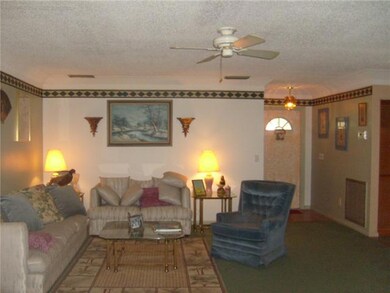 Living Room. Spacious living room