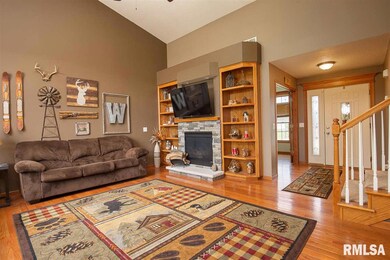 1645 W 67th St, Davenport, IA 52806 - photo 5