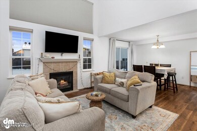 11-Living Room_IMG_0651