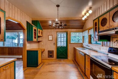 8026 W Mercer Way, Mercer Island, WA 98040 - photo 5