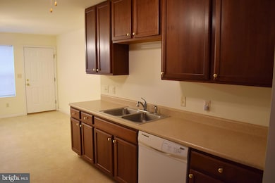 2725 Roosevelt Dr, Chambersburg, PA 17201 - photo 7