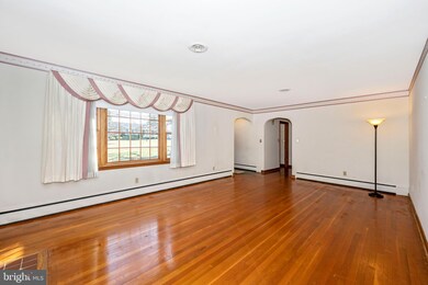 6120 Quinn Orchard Rd, Frederick, MD 21704 - photo 5