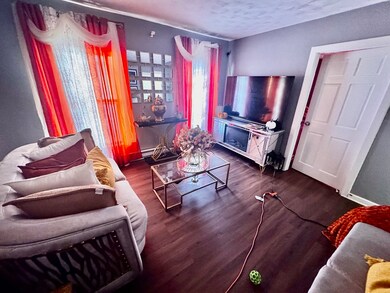 27 W 5th St, Lowell, MA 01850 - photo 3