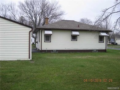 1610 Moll St, North Tonawanda, NY 14120 - photo 2
