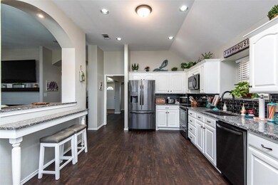 4308 Mockingbird Dr, Granbury, TX 76049 - photo 7