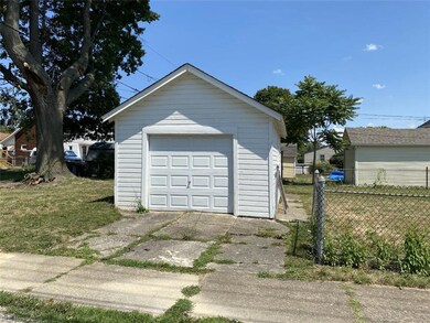 2303 E 33rd St, Lorain, OH 44055 - photo 6