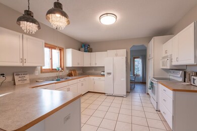 Bright efficient kitchen