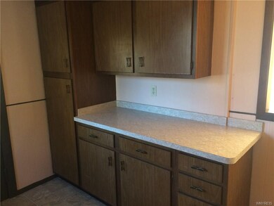 239 Wheatfield St, North Tonawanda, NY 14120 - photo 7