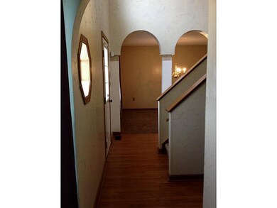 Entry/Foyer. Greet your guest in this bright foyer