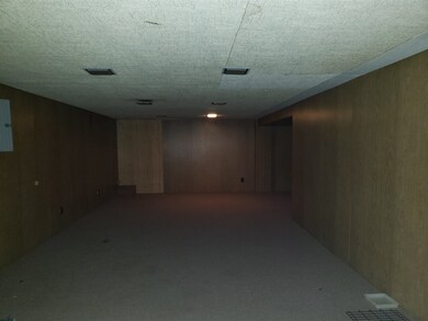 719 Hiawatha Dr, Elkhart, IN 46517 - photo 3