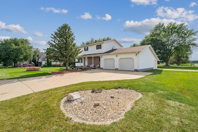 414 3rd St, Jesup, IA 50648 - photo 2