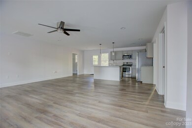 1314 Harris St, Statesville, NC 28677 - photo 4