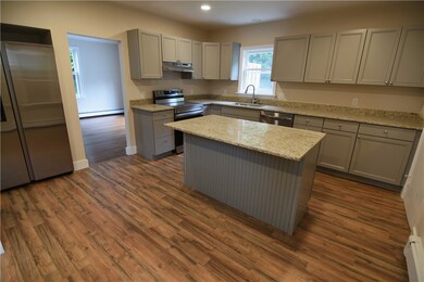 kitchen w granite