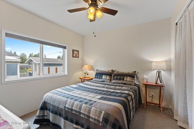 15-Inside-Spokane-Alaska-15